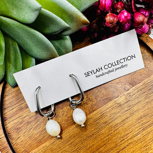 Lilly-Rose Dangles | Cultured Freshwater Pearls